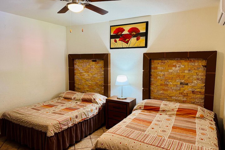 Room 13 of 28