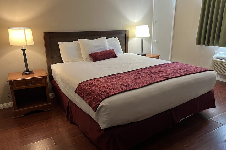 Room 3 of 7