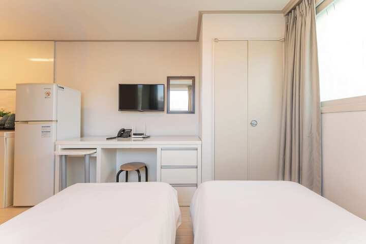 Room 43 of 66