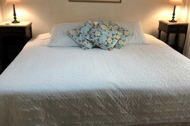 Room 6 of 223