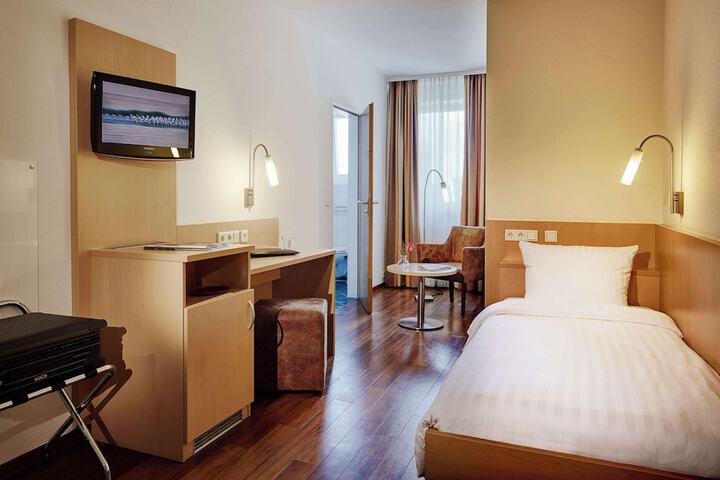 Room 8 of 22