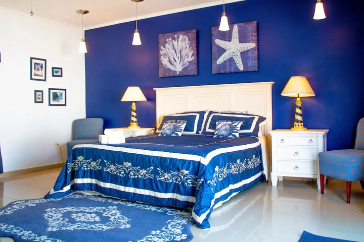 Room 2 of 18