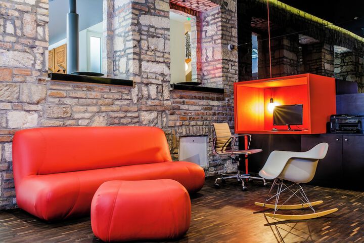 Guest Lobby