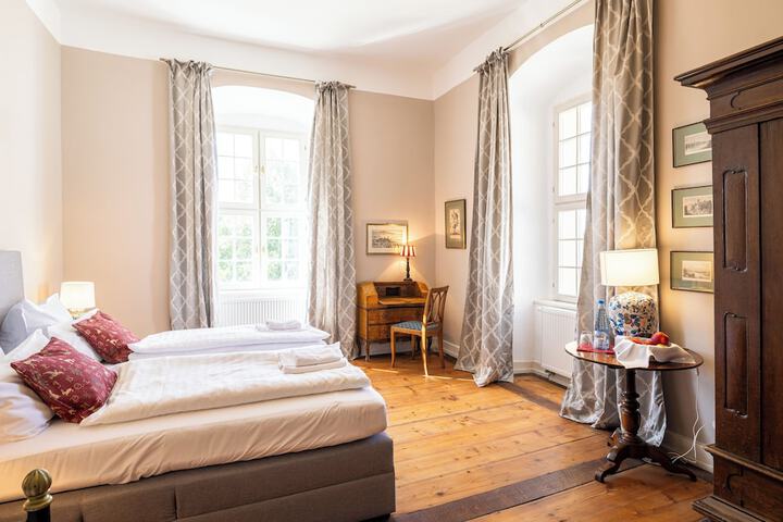 Room 4 of 29