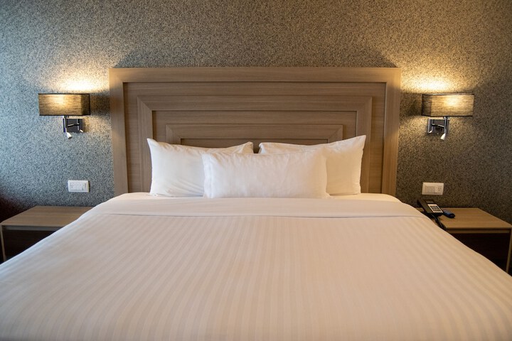Room 4 of 50