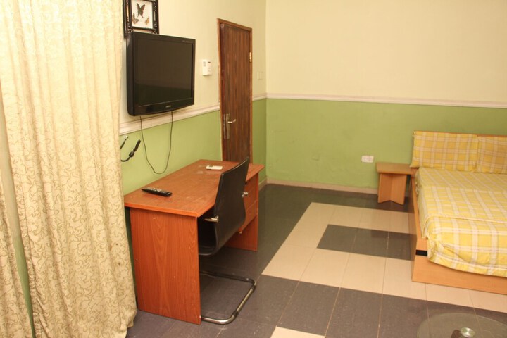 Room 3 of 13