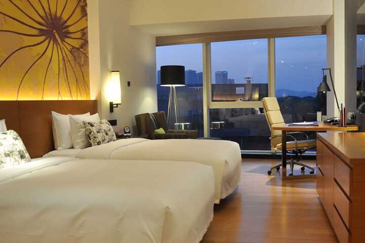 Room 8 of 38