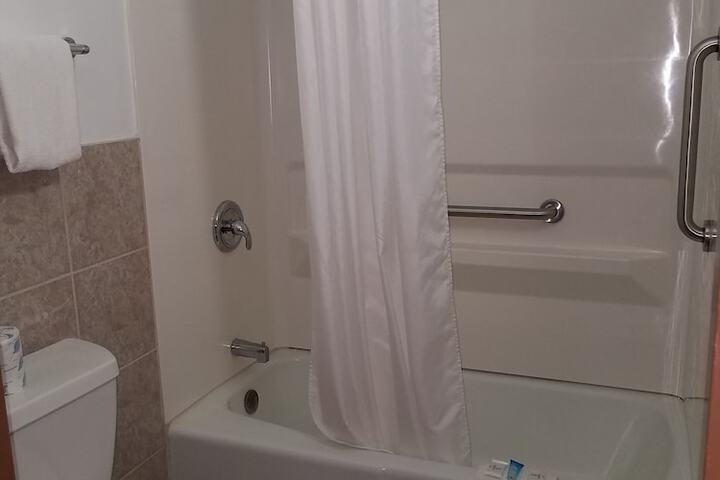 1 King Bed (1 of 10)