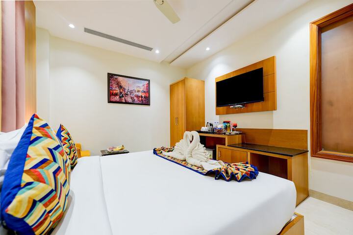 Room 13 of 26