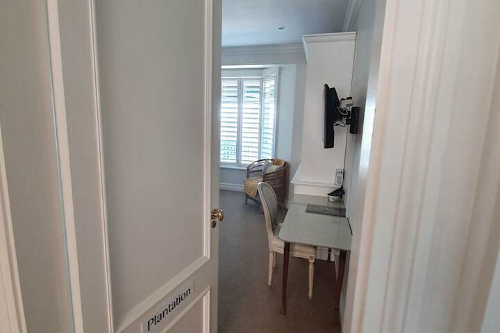 Room 10 of 31