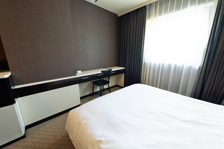 Room 174 of 239