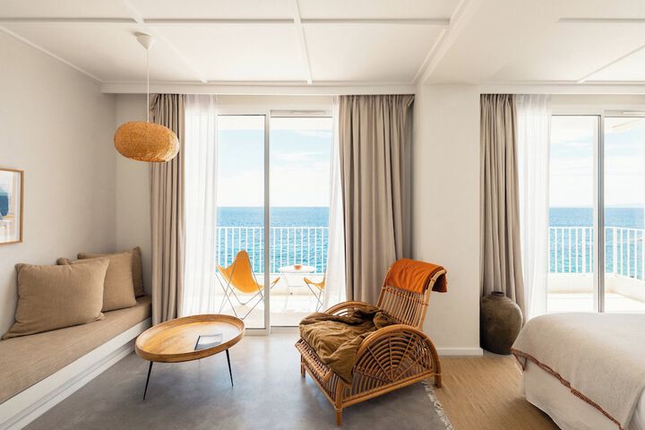 Room 33 of 205