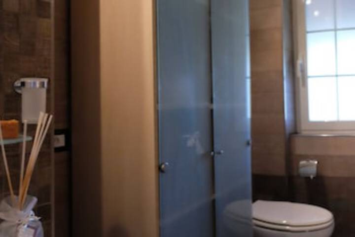 Room 18 of 25