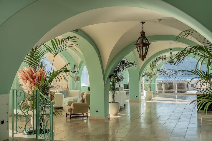 Guest Lobby