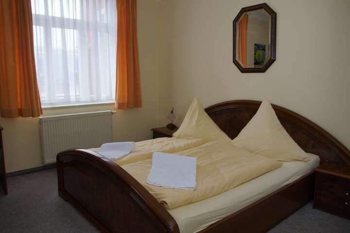 Room 12 of 39