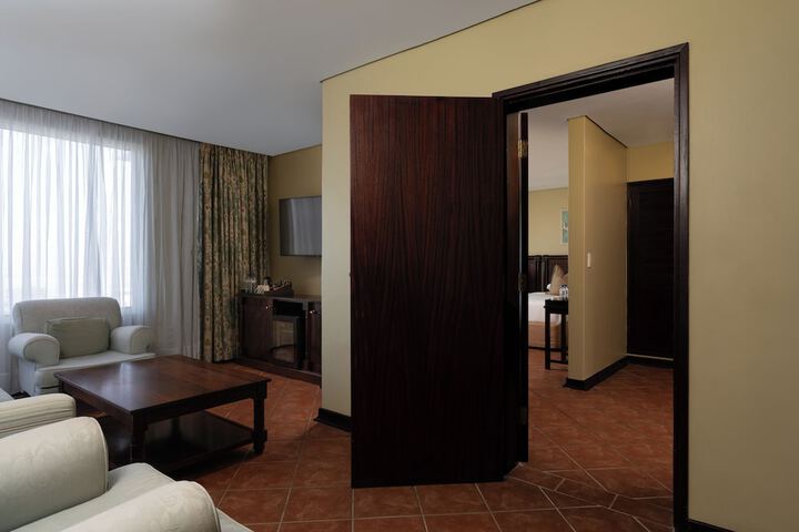 Room 27 of 161