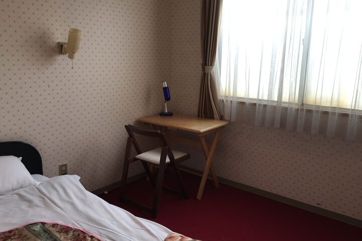 Room 14 of 36