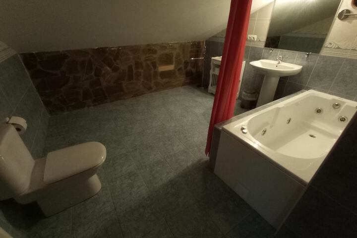 Room 42 of 63