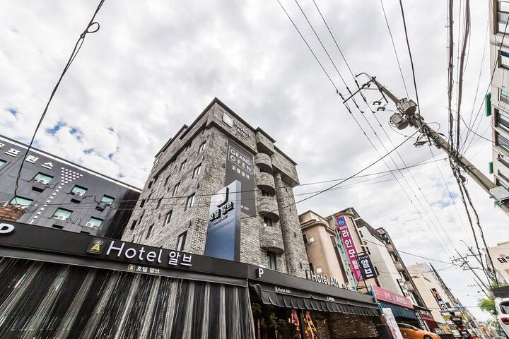 Hotel 11 of 84