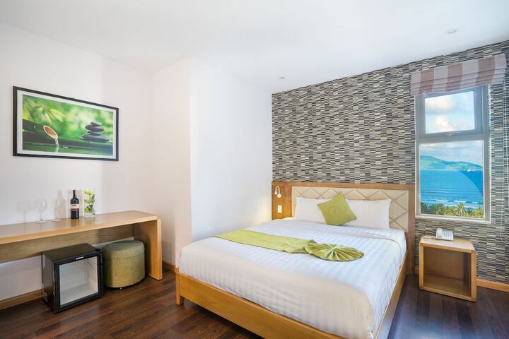 Room 4 of 119