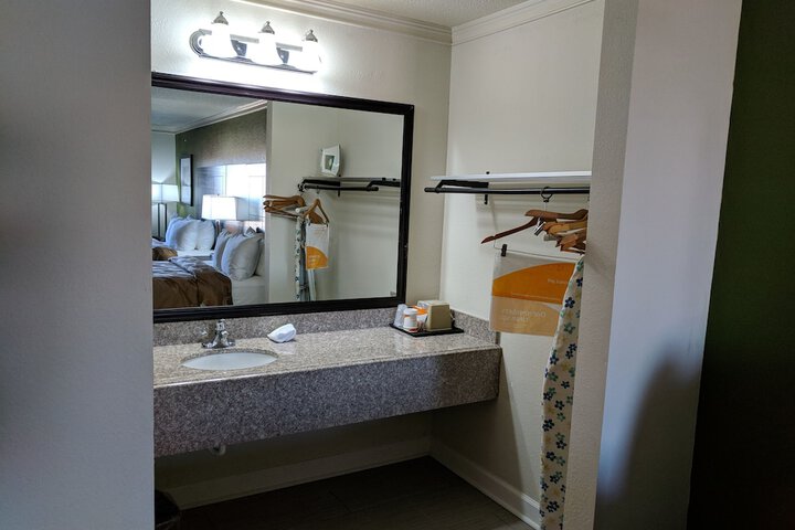 2 Queen Beds (3 of 11)