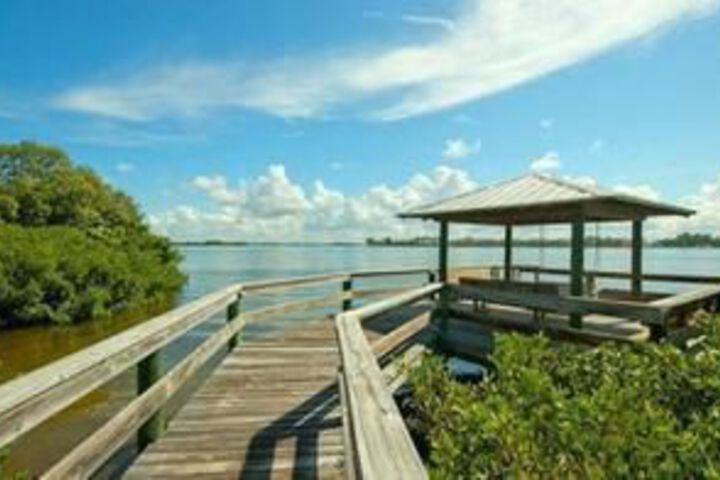 Dock