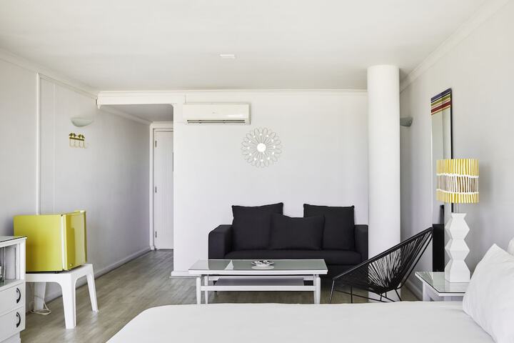 Room 10 of 34