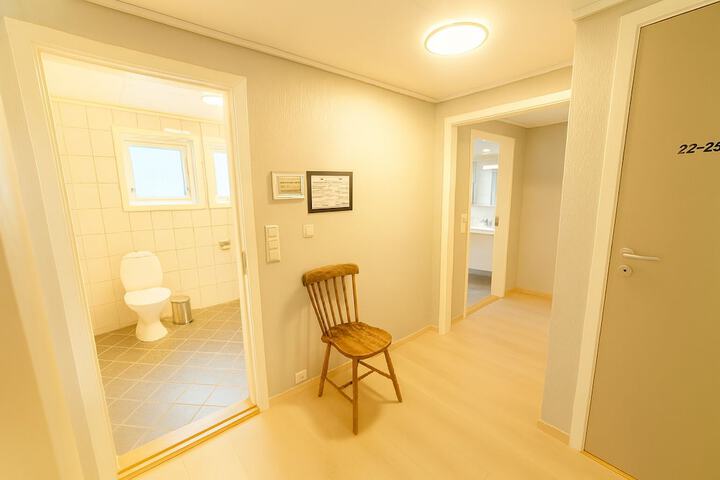 Room 42 of 95