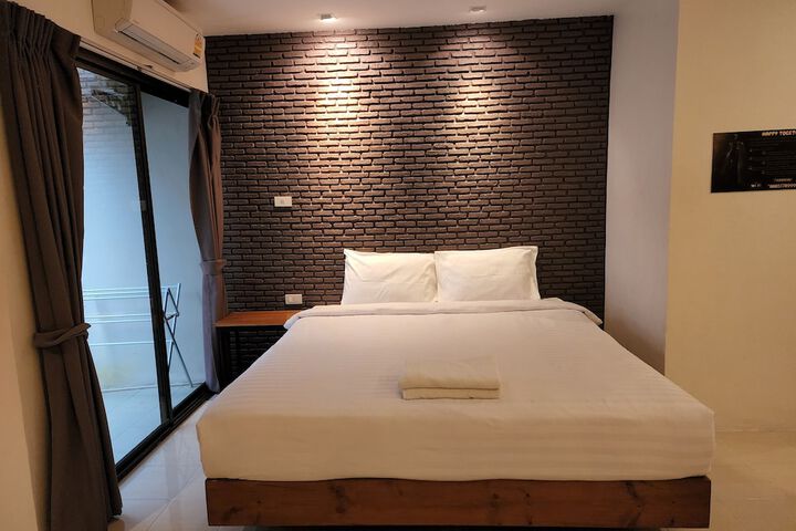 Room 16 of 86