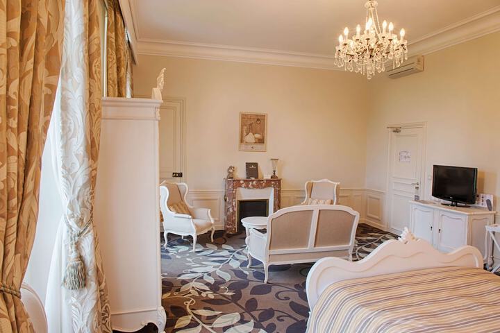 Room 15 of 61