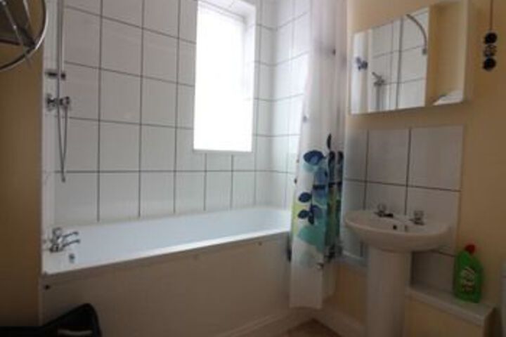 Room 2 of 27