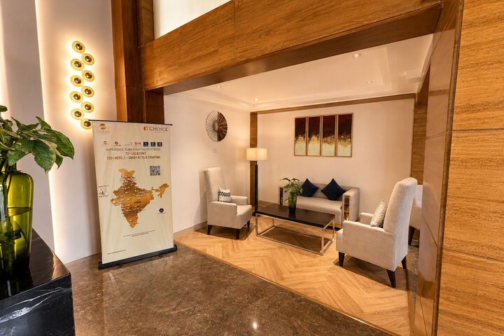 Entrance & Lobby