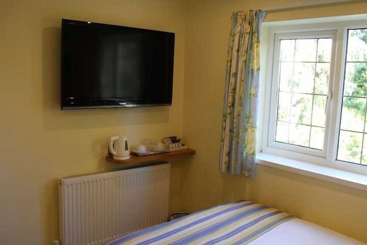 Room 6 of 27