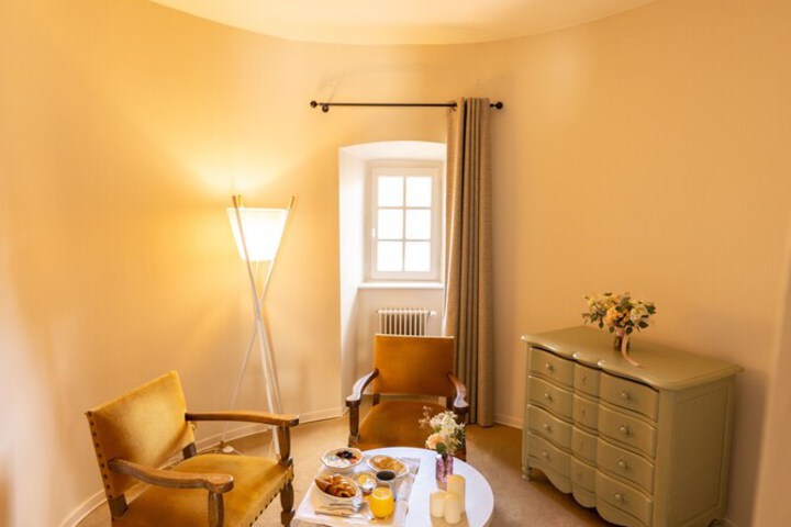 Room 16 of 60