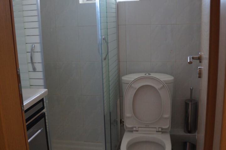Room 19 of 35