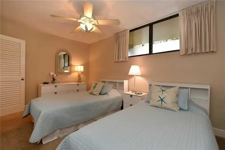 Room 4 of 23