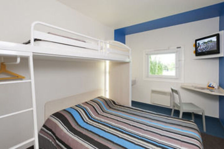 Room 13 of 32