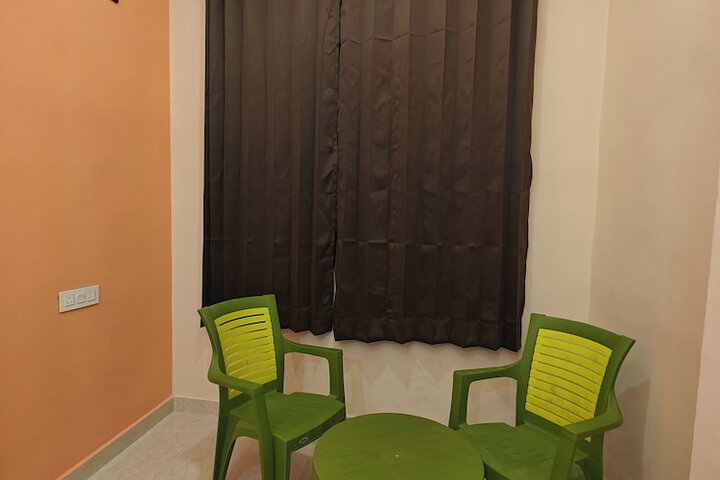 Room 12 of 27