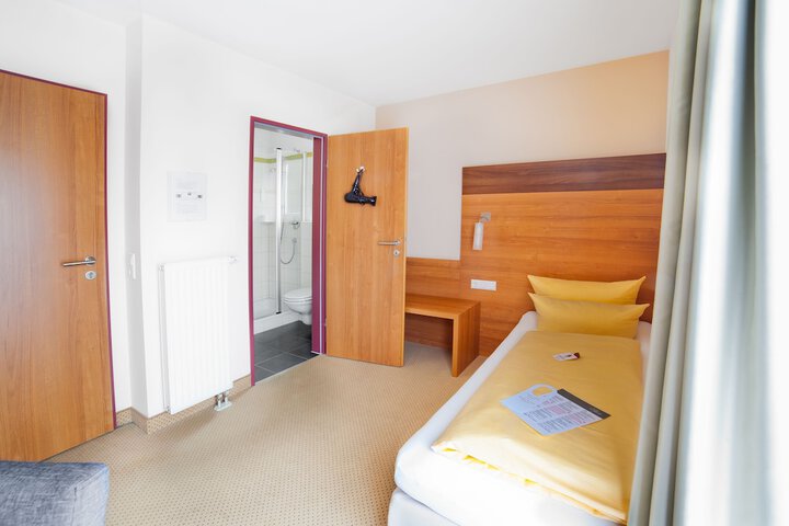 Room 13 of 79