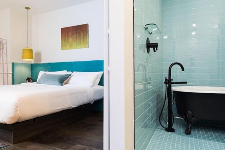 Bathroom shower