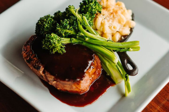 Dining 219 of 285