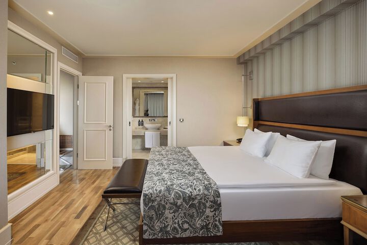Room 21 of 54