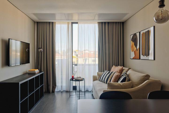 Room 75 of 79