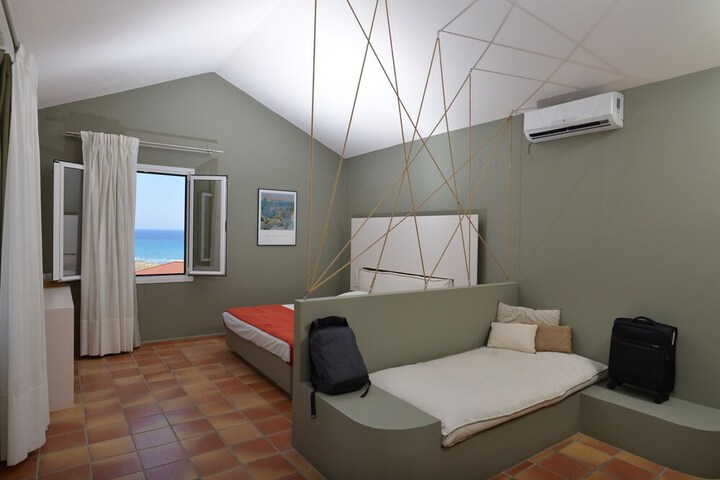 Room 30 of 93