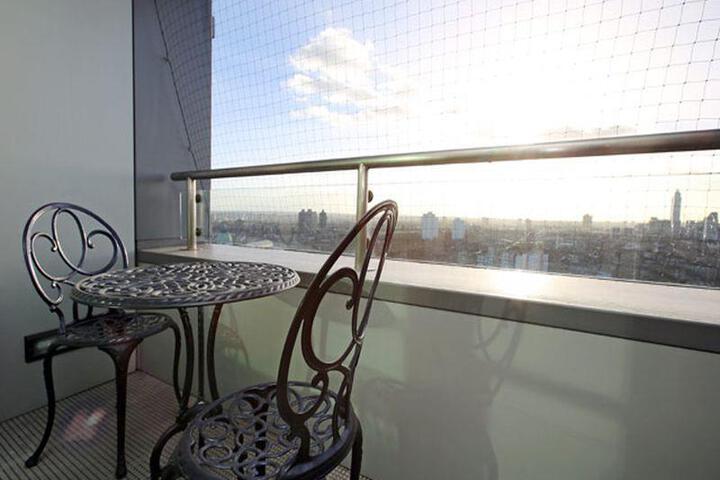 Image of Veeve 2 Bed With Panoramic Views Westminster Bridge Road