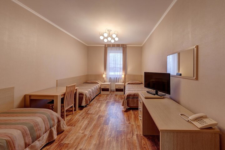 Room 11 of 34