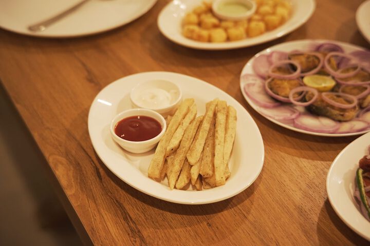 Dining 56 of 83