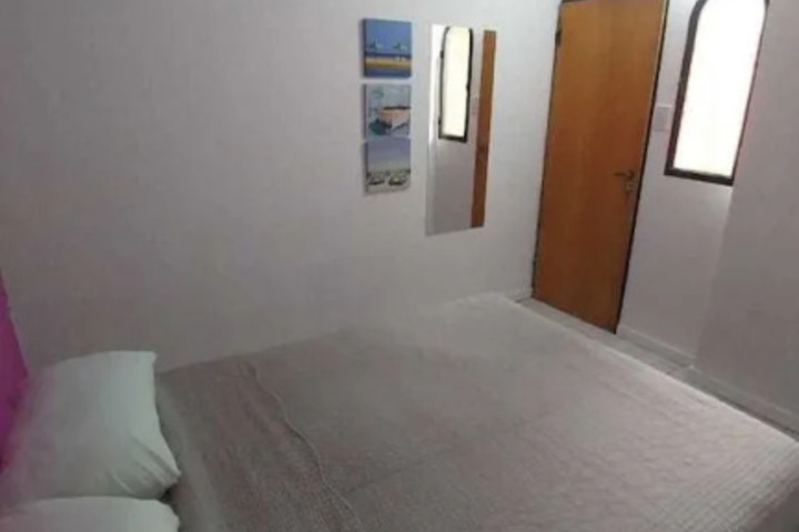 Room 4 of 11