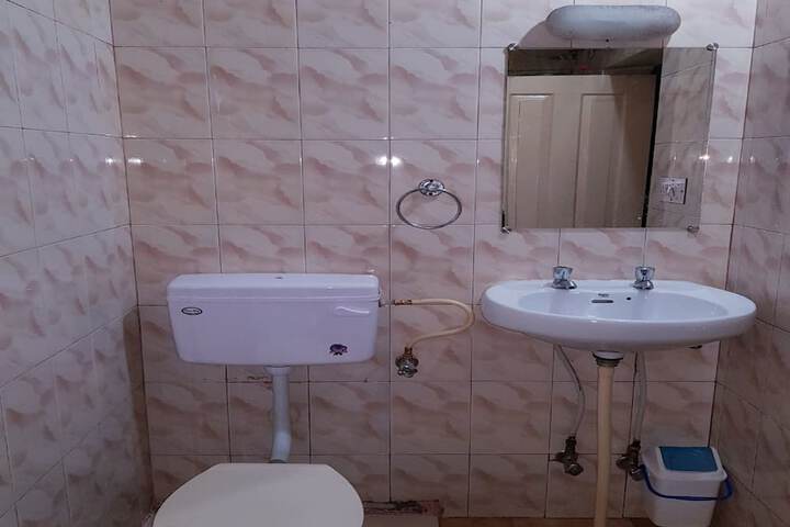 Room 12 of 20