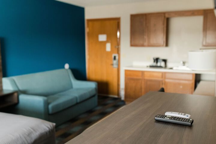Room 4 of 36